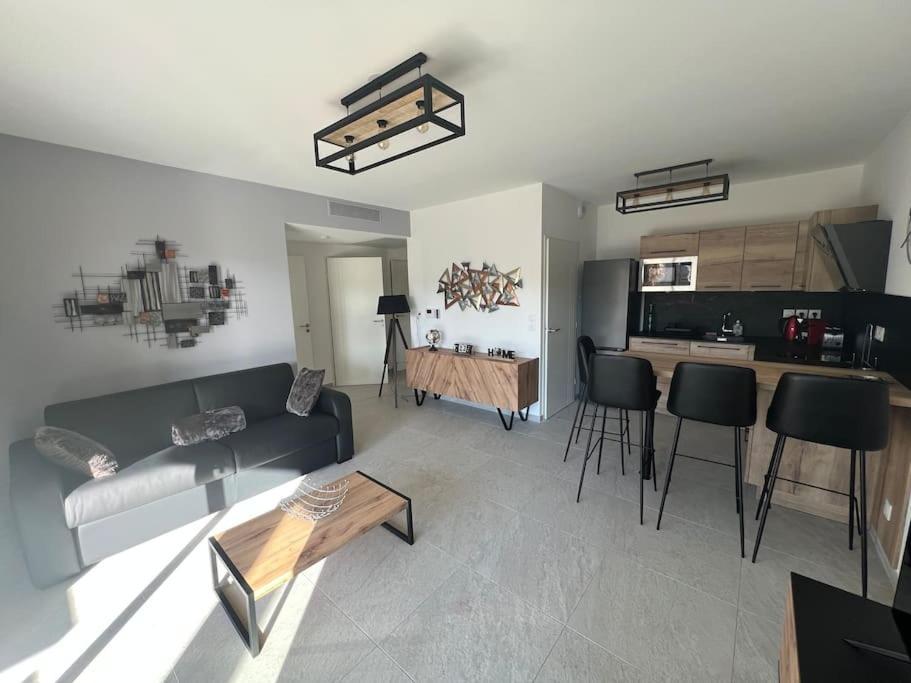 Superbe Appartement Neuf Aucalme Saint-Mandrier-sur-Mer Exterior photo